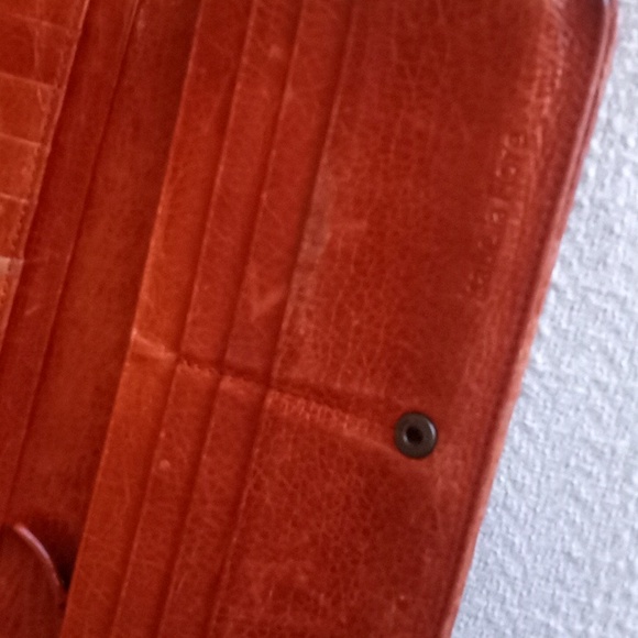 Isabella Fiore Love Wallet 🧡 - Picture 4 of 8